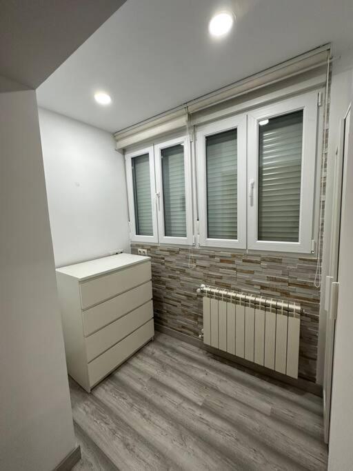 Cozy 1-Bedroom Apartment Madrid Kültér fotó