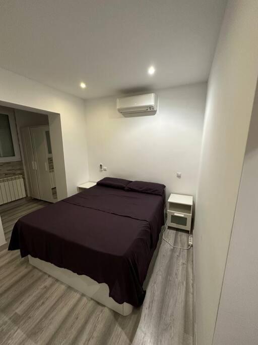 Cozy 1-Bedroom Apartment Madrid Kültér fotó