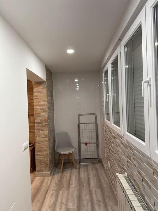 Cozy 1-Bedroom Apartment Madrid Kültér fotó