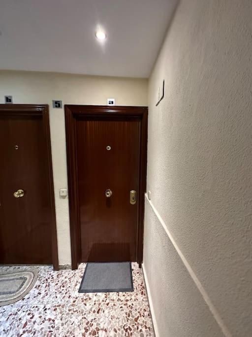 Cozy 1-Bedroom Apartment Madrid Kültér fotó