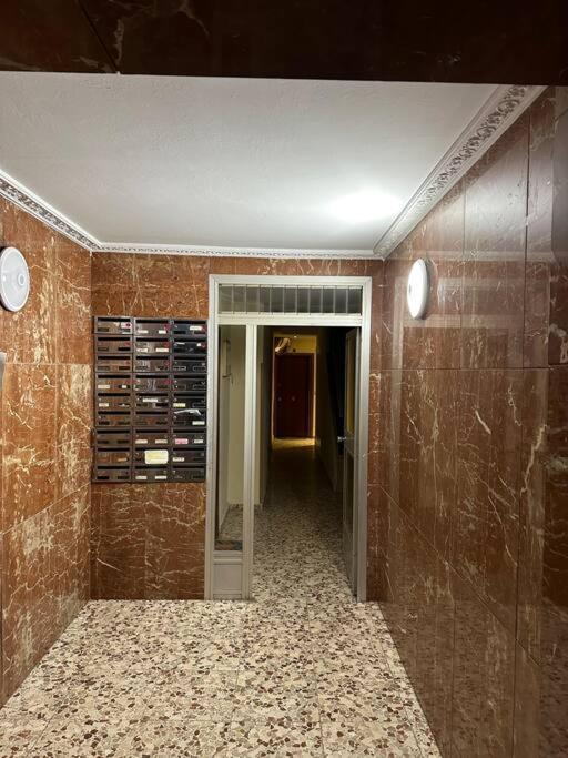 Cozy 1-Bedroom Apartment Madrid Kültér fotó